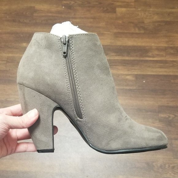 Women's Ankle Boots - Picture 3 of 9